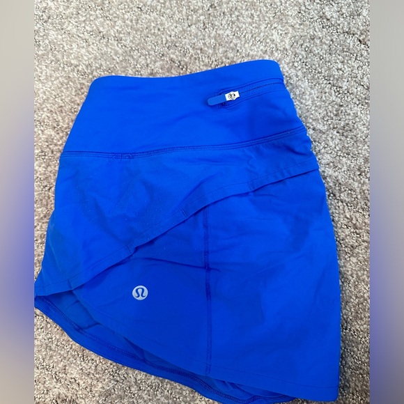 Lululemon speed up (2.5 low rise) shorts - Picture 1 of 3